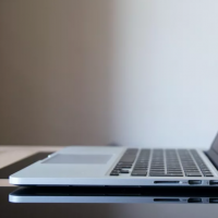 苹果的2021年MacBook Pro将带回SD卡插槽