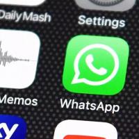 WhatsApp为iPhone用户带来启动屏幕 黑暗模式