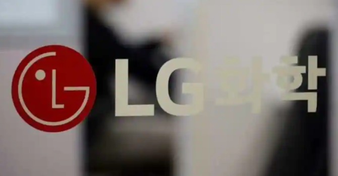 LG有望在明年3月推出其可卷曲智能手机