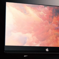 互联网分析：该视频显示了带弯曲玻璃的iMac  