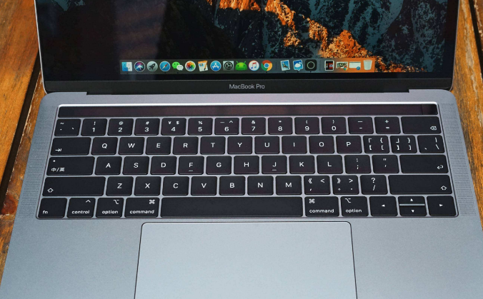 新的16英寸MacBook Pro将于下个月上市
