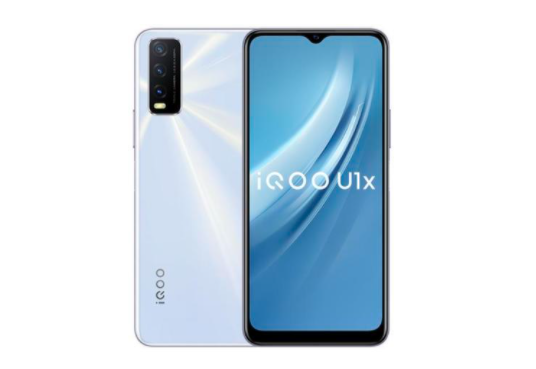 iQOO U1x配备了高达6GB的RAM和5,000mAh的电池