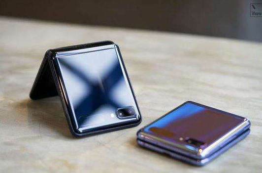 三星Galaxy Z Fold 3：新专利曝光