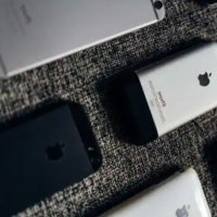 互联网分析：可折叠iPhone传闻：苹果倾向于Galaxy Z Flip式设计